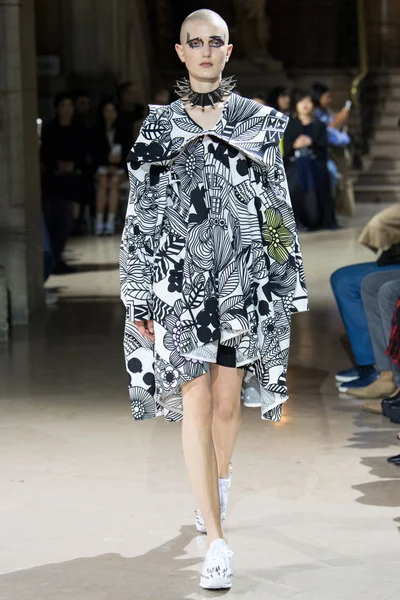 Look 7